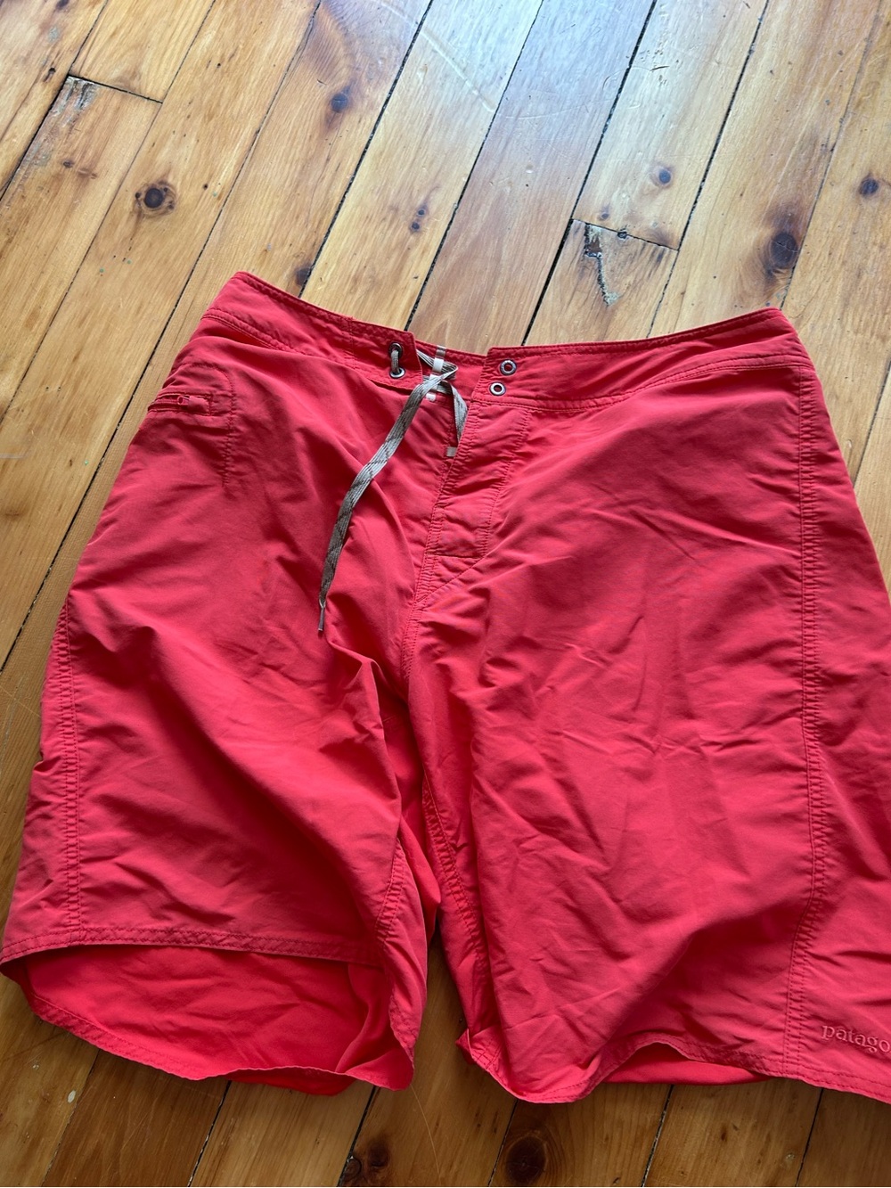 ☀️3/$25 Patagonia Bright Red Men's size 36 swim trunks board shorts